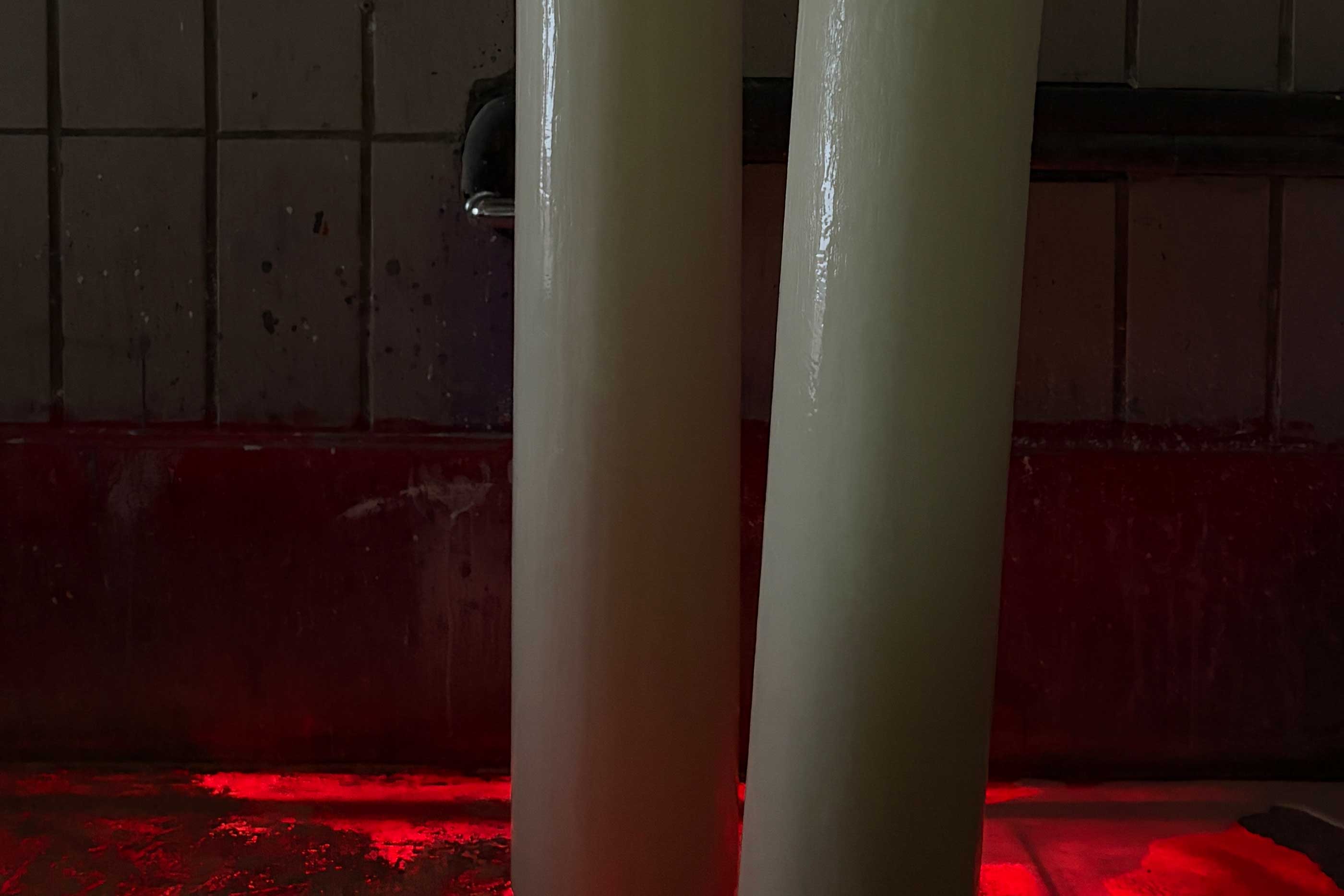 Luka Berchtold - drip drip drip (with Love from Harriet), 2026, 36 liters of melting frozen infant formula, 2 metal tubs, fan noise, letter (c) Luka Berchtold