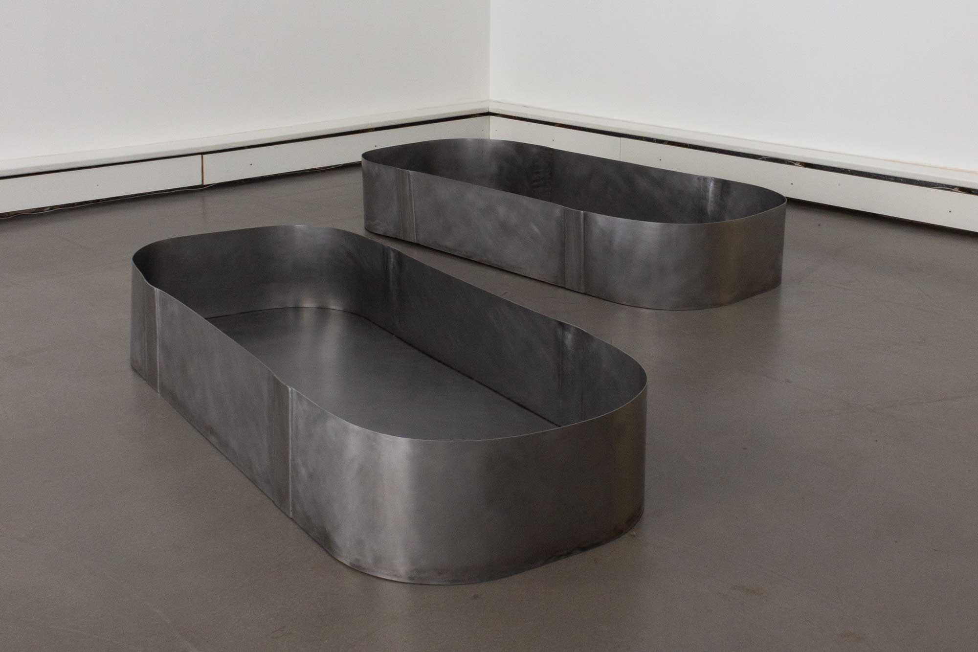 Luka Berchtold - Tub I, Tub II, 2025, 32 × 200 × 82 cm, 32 × 205 × 87 cm, wooden shingles (c) Clemens Tschurtschenthaler