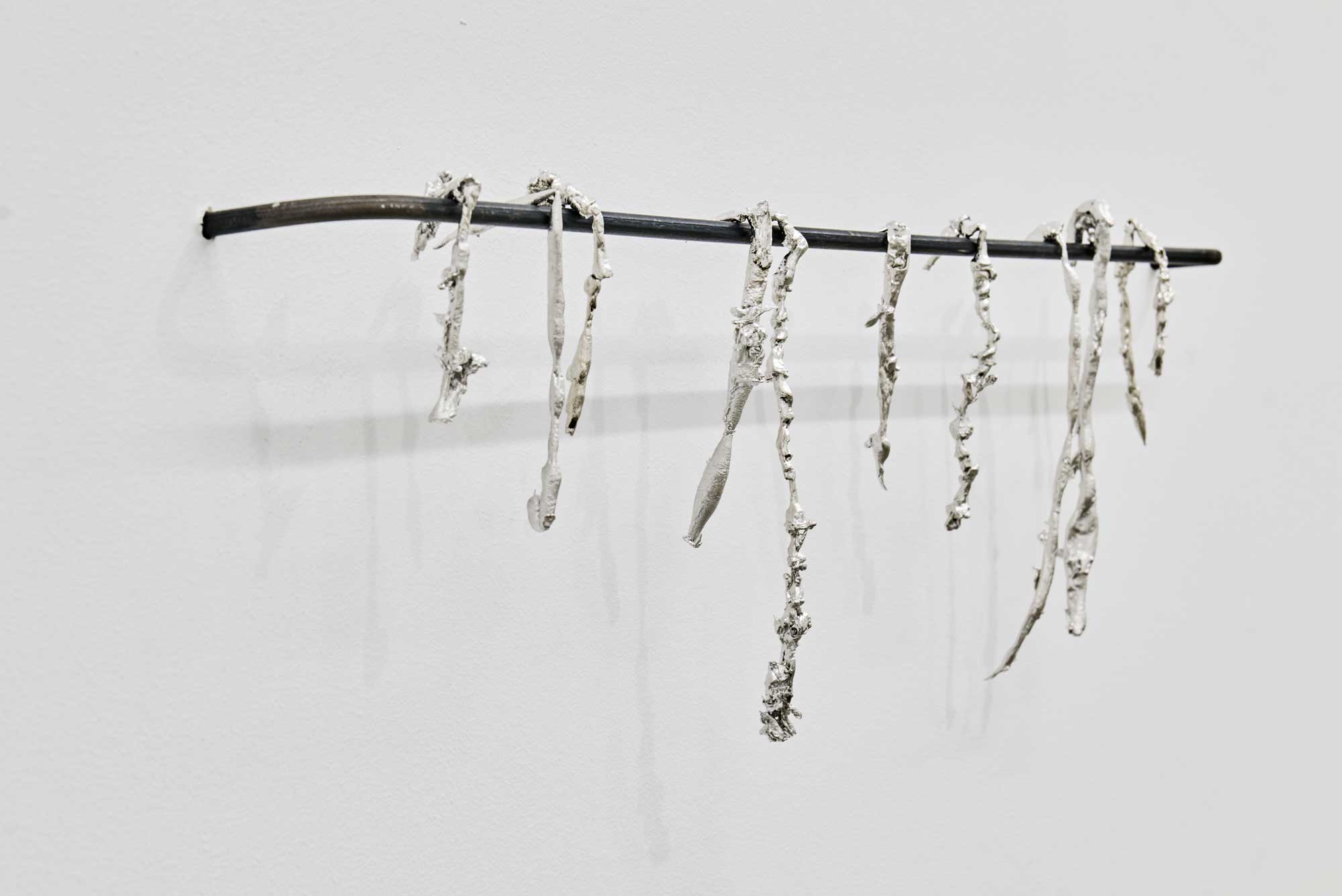 Luka Berchtold - tears of tin (dry a.f.), 2021-2022, 16 × 60 × 5 cm, tin, steel (c) Miro Kuzmanovic